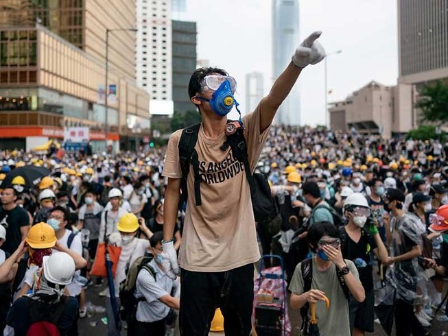 Phong trào chống dự luật dẫn độ Hong Kong ngày càng gay cấn