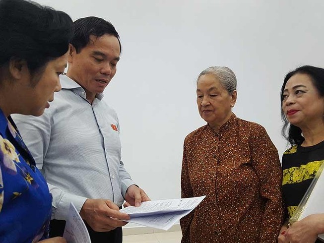 Cử tri TP.HCM bức xúc chuyện lãng phí nhà, đất