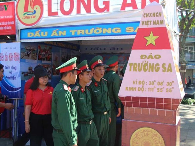 Triển lãm ảnh hội thi tuyên truyền về chủ quyền biển, đảo VN