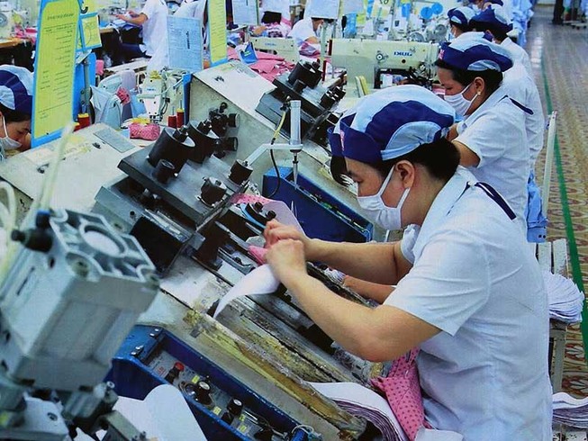 Cần đánh giá toàn diện đề xuất tăng giờ làm thêm