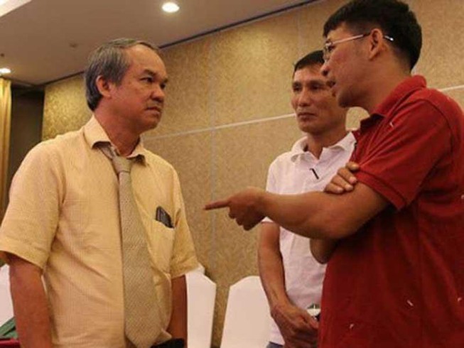 Bầu Đức tuyên bố đội đầu bảng TP.HCM không thể vô địch!