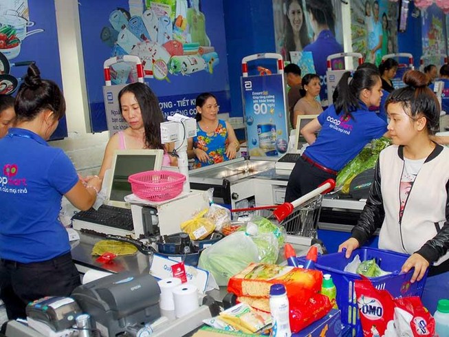 Ông lớn siêu thị ngoại thất thủ trước siêu thị Việt Nam