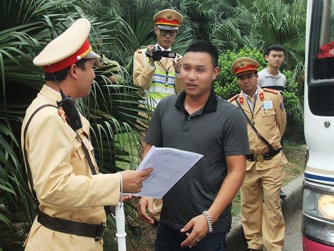 Ghi âm, ghi hình CSGT: Cho nhưng cần hạn chế