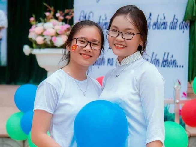 Lớp học trường huyện có 2 thủ khoa môn văn