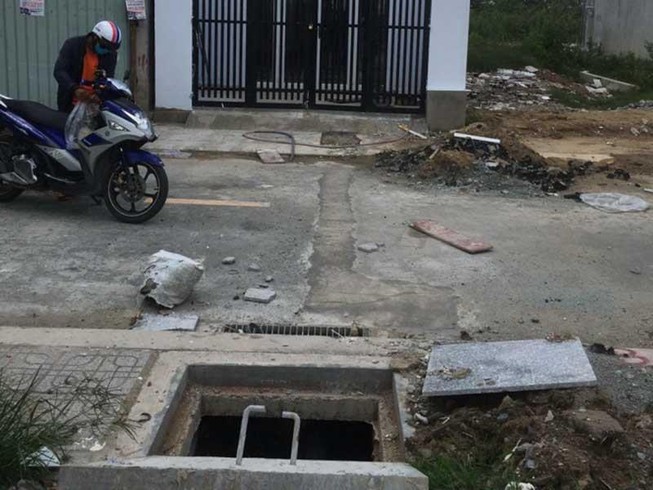 ‘Bẫy’ hố ga nằm ngay vỉa hè