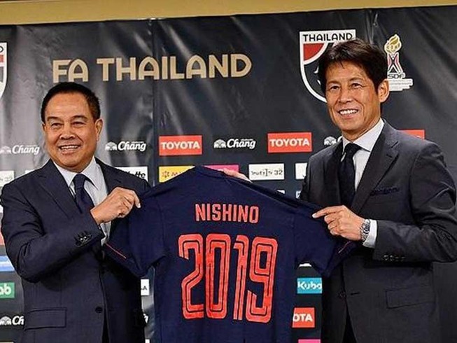 HLV Nishino vào ‘vòng xoáy’ chỉ lo đánh bại Việt Nam