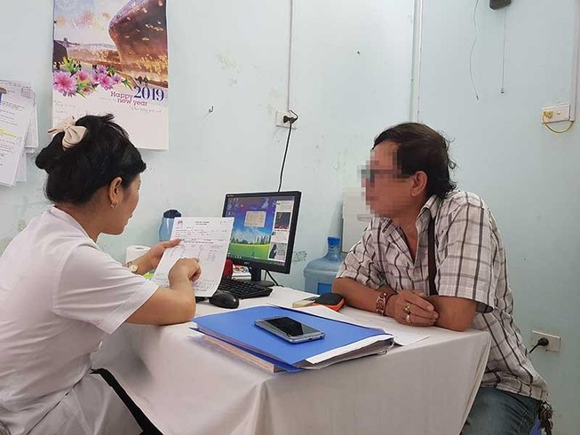 Bi hài chồng đưa vợ đi cai rượu