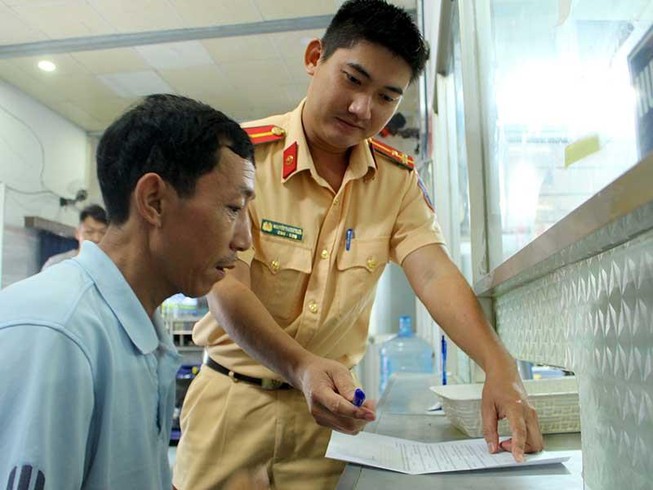 Dân sẽ thoải mái chấm điểm CSGT