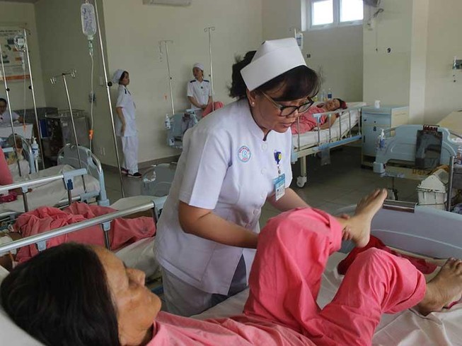 Bộ Y tế lý giải giá giường bệnh cao hơn giá khách sạn