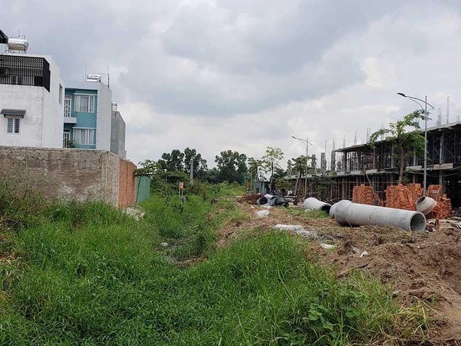 Dự án biệt thự đè đường thoát nước