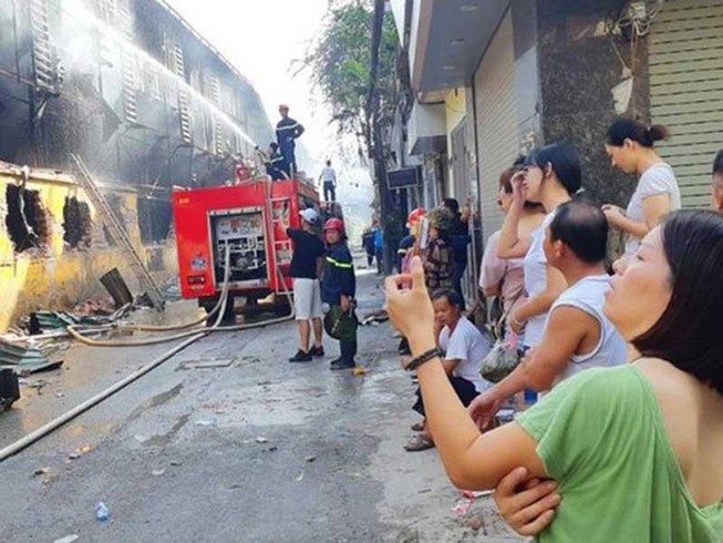 Cảnh báo nguy cơ ô nhiễm sau vụ cháy Rạng Đông
