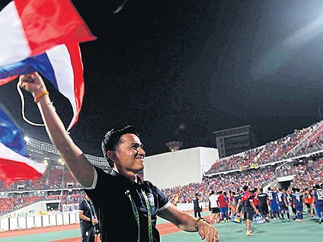 Kiatisak: ‘Tôi mong HLV Nishino làm được như tôi!’
