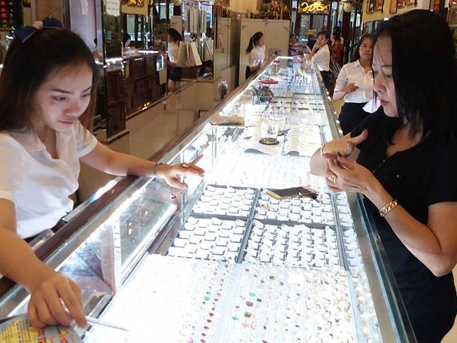 ‘Giá vàng đang biến động kịch tính’