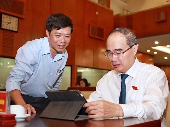 Họp không giấy: Tương tác nhanh, tiết kiệm