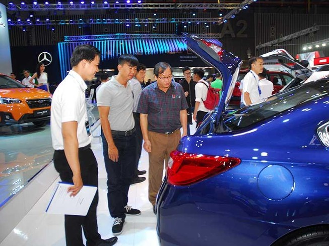 Lo xe hơi ngoại ‘đè bẹp’ ô tô lắp ráp tại Việt Nam