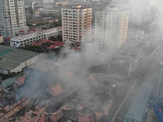 Chưa phải di dời dân khỏi vùng cháy Rạng Đông
