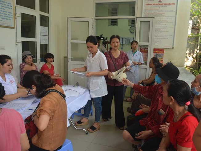 Vụ cháy Công ty Rạng Đông: Dân được khám miễn phí