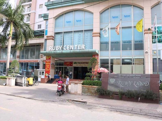 Chung cư bị xiết nợ, ngân hàng giúp dân làm giấy: Vẫn ách