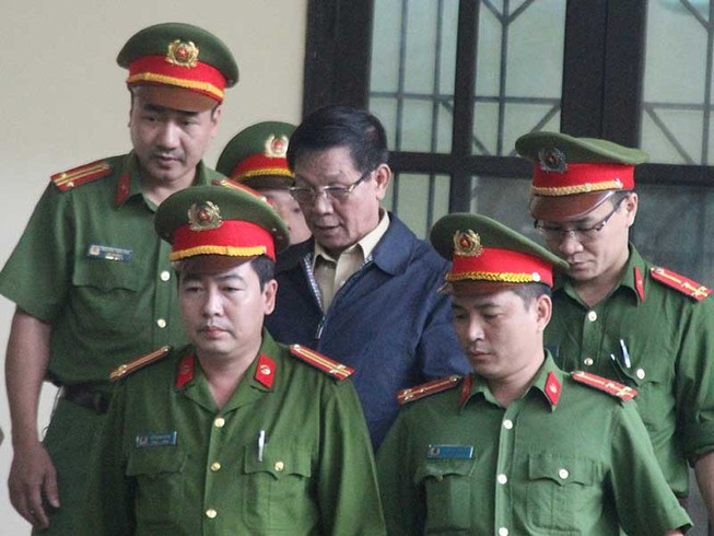 Cựu tướng Phan Văn Vĩnh lại bị khởi tố