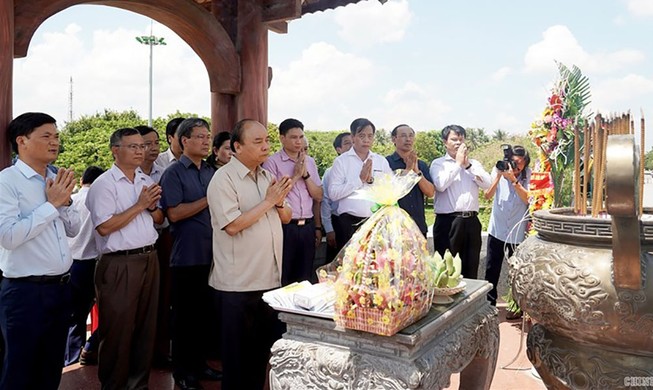 Thủ tướng dâng hương tại Thành cổ Quảng Trị