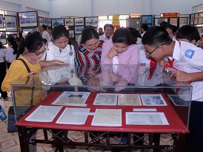 Trưng bày tư liệu về Hoàng Sa, Trường Sa của Việt Nam