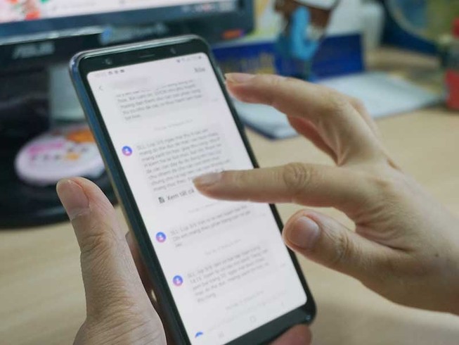 Sổ liên lạc điện tử: Mỗi trường mỗi giá