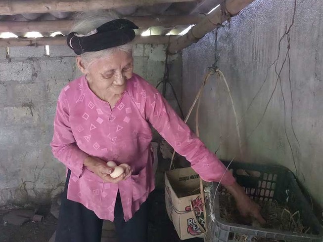 Gặp cụ bà 84 tuổi quyết xin ra khỏi diện hộ nghèo