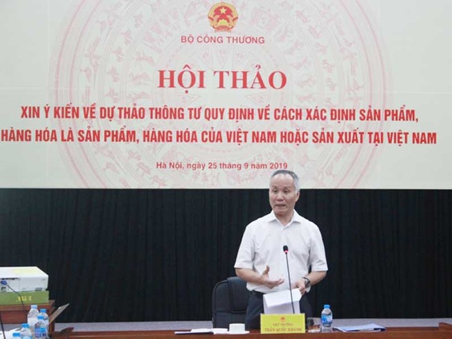 Tranh cãi về loại văn bản ‘made in Vietnam’