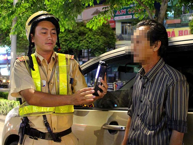 CSGT chỉ sợ hình thu bị méo, tiếng thu bị ồn
