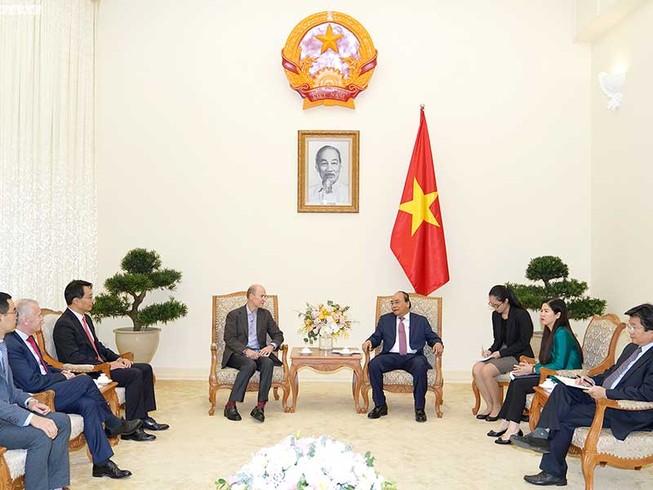 Thủ tướng Nguyễn Xuân Phúc tiếp nhà đầu tư nước ngoài