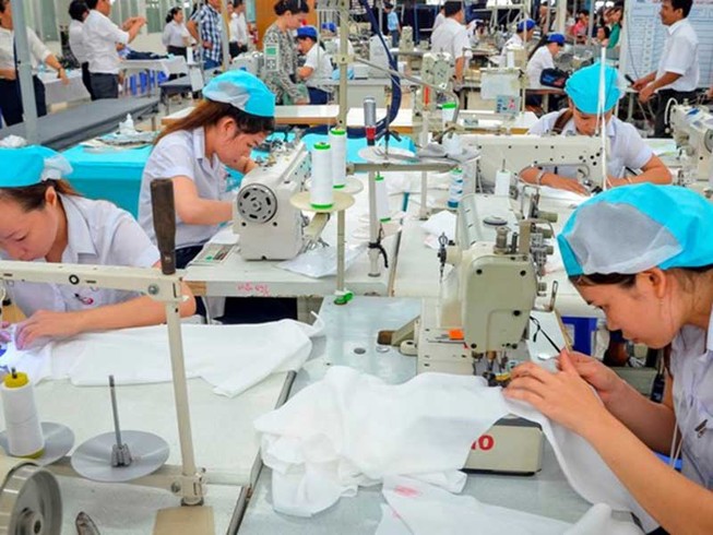 Sửa luật lao động: Có thể tăng 100 giờ làm thêm