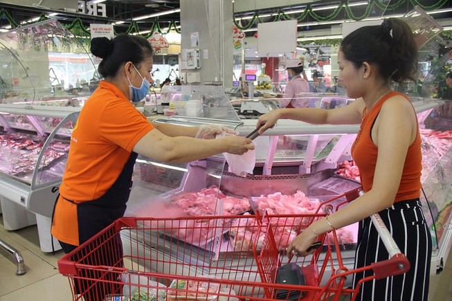 Dịch tả heo châu Phi khiến giá thịt heo tăng chóng mặt, nguy cơ thiếu thịt heo cuối năm nay- Ảnh: Tú Uyên