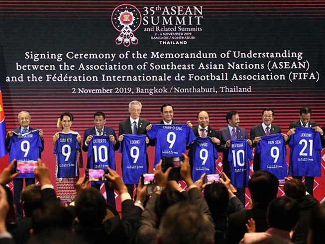 Khi chủ tịch FIFA tham dự Hội nghị ASEAN…
