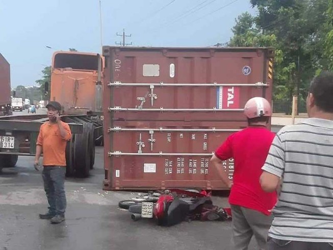Hiểm họa từ thùng container không gài chốt