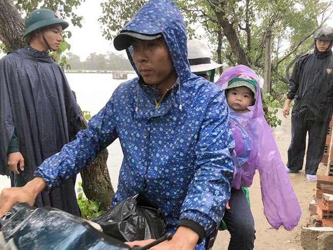 3 tỉnh miền Trung dời gần 50 ngàn dân tránh bão
