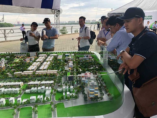 Giá nhà đua nhau phi mã vì ‘kẹt’ nguồn cung