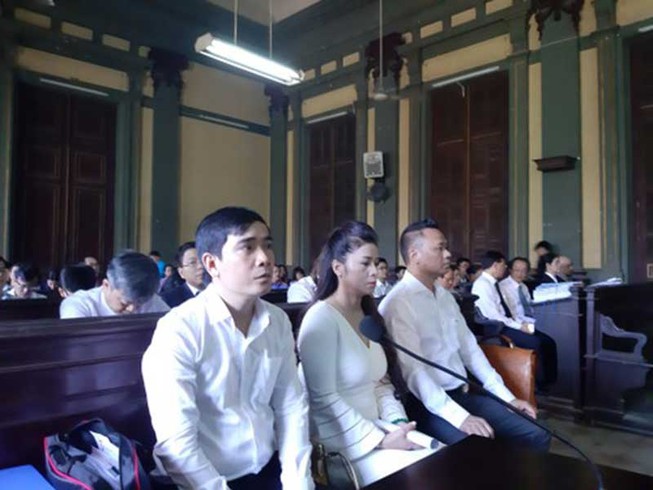 Vì sao bà Diệp Thảo đổi ý, muốn tòa xử công khai?