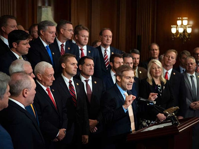Đảng Cộng hòa quyết tâm bảo vệ ông Trump