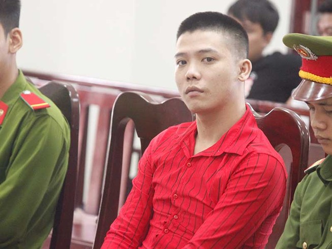 Sát hại mẹ ruột vì ngáo đá, xin tòa xử tử hình