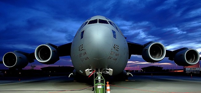 Siêu máy bay cứu hộ C-17 tham gia hỗ trợ Nepal
