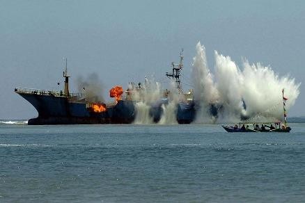 'Hạm đội' tàu cá Trung Quốc càn quét nguồn cá khắp thế giới