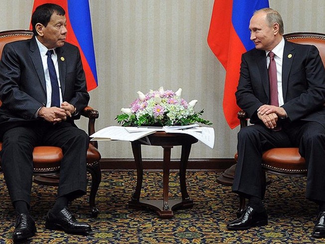 Duterte gặp Putin: Phương Tây gây chiến, sợ tham chiến