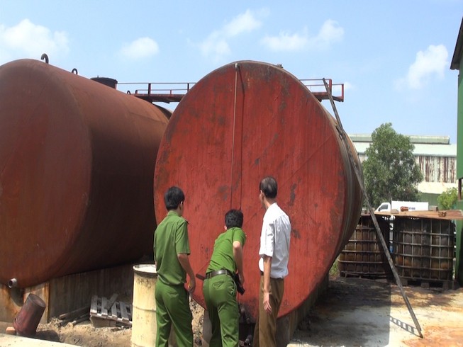 Đường dây sản xuất hơn 300.000 lít dầu DO giả ở Quảng Ngãi