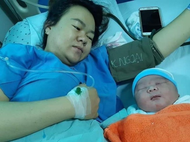 Sản phụ Quảng Nam sinh bé trai nặng 5,1 kg