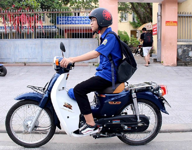 Đi xe dưới 50 cm3 có cần mua bảo hiểm bắt buộc?