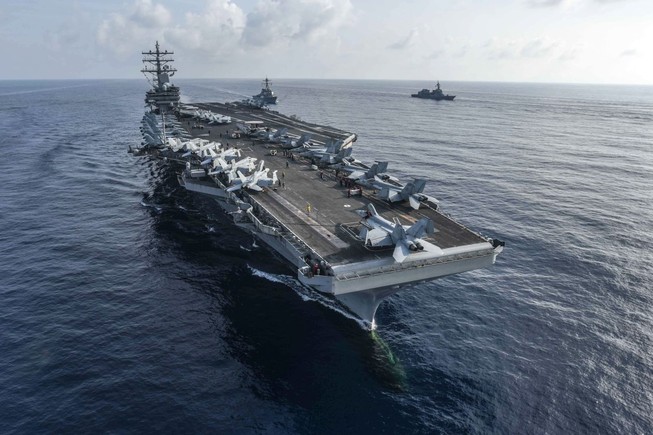 Tàu sân bay Mỹ USS Ronald Reagan trong một chuyến đi đến Biển Đông. Ảnh: SHUTTERSTOCK