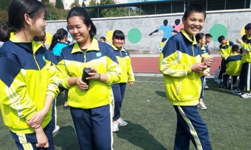 Trung Quốc dùng 'đồng phục thông minh' ngăn học sinh cúp học