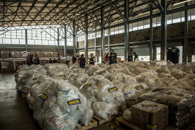 Venezuela đóng cửa biên giới với đảo Hà Lan để chặn viện trợ