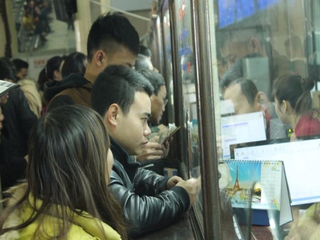 Đường sắt tung vé giá rẻ và tàu chạy 'siêu nhanh'