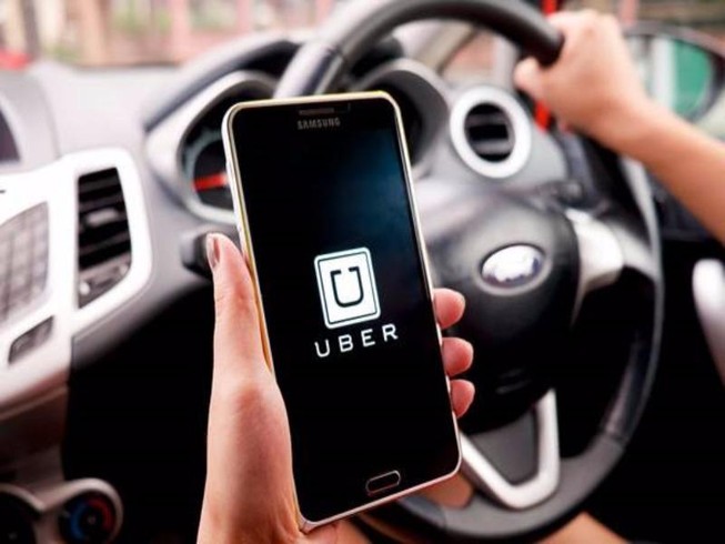 Bộ GTVT: Chưa tạm dừng việc thí điểm Uber, Grab